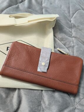 Fossil Lainie Clutch Style Wallet